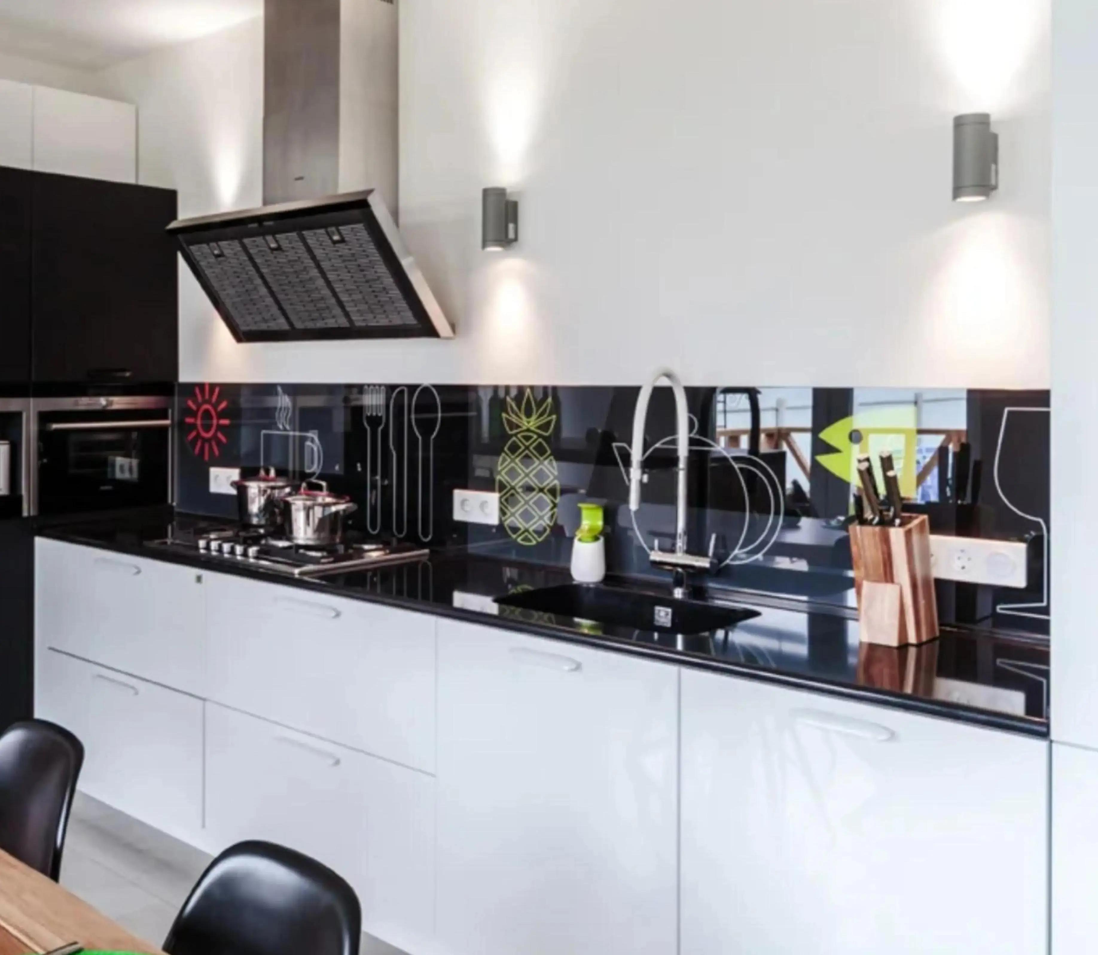 Стеклянные стеновые панели Стеклянные стеновые панели