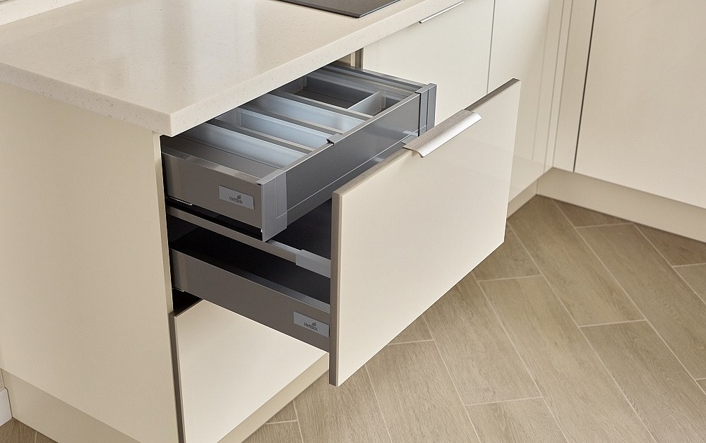 Глянцевая кухня для телеведущей Тутты Ларсен