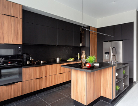 Коричневая кухня в Анапе
