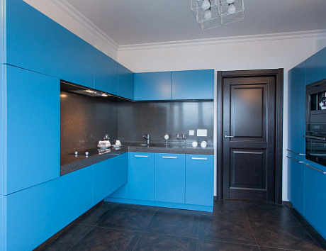 Синяя кухня в Санкт-Петербурге