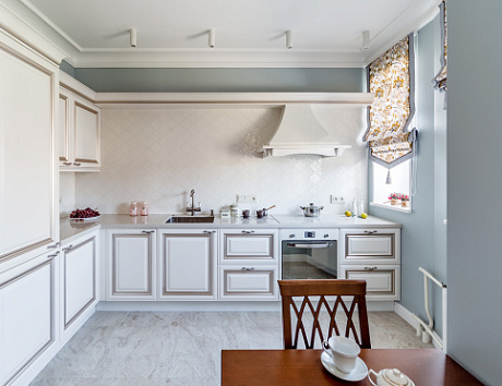 Светлая кухня в Воронеже