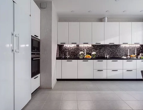 Белая кухня в Санкт-Петербурге