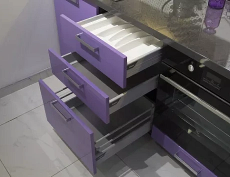 Фиолетовая кухня во Владивостоке