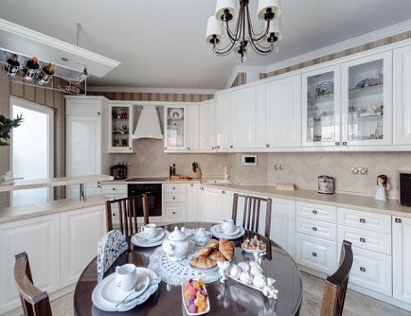 Белая кухня в Санкт-Петербурге