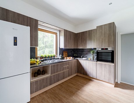Коричневая кухня в Чите
