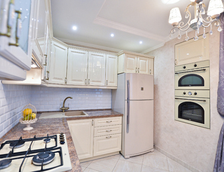 Бежевая кухня в Санкт-Петербурге