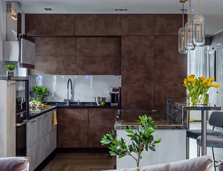 Коричневая кухня в Новосибирске