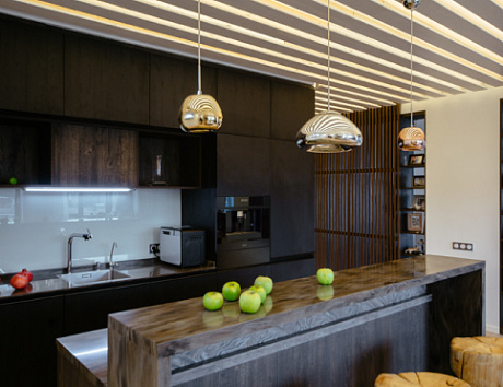 Коричневая кухня в Чите