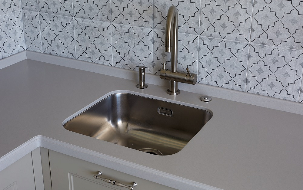 Кремовая кантри-кухня